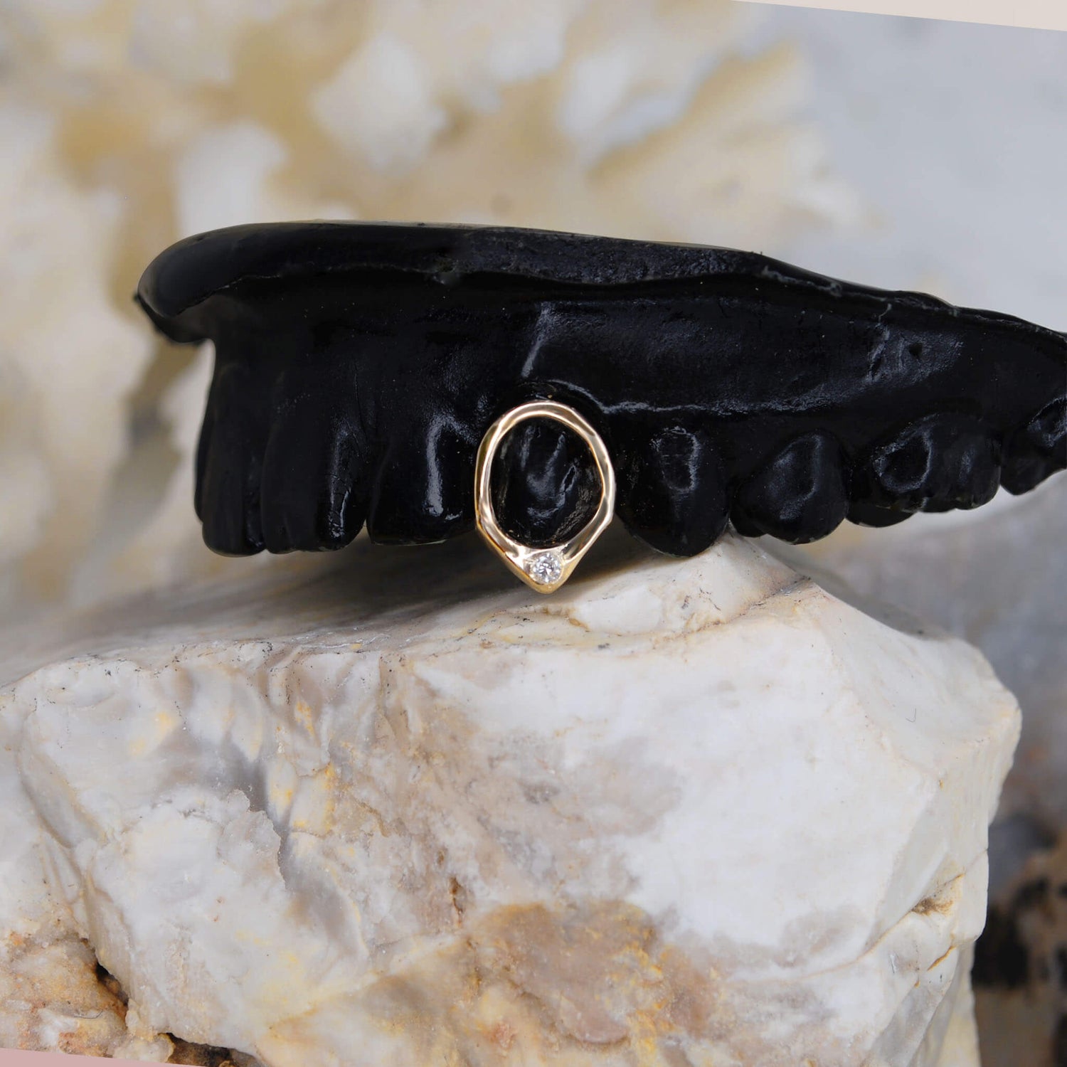 Single Diamond Outline