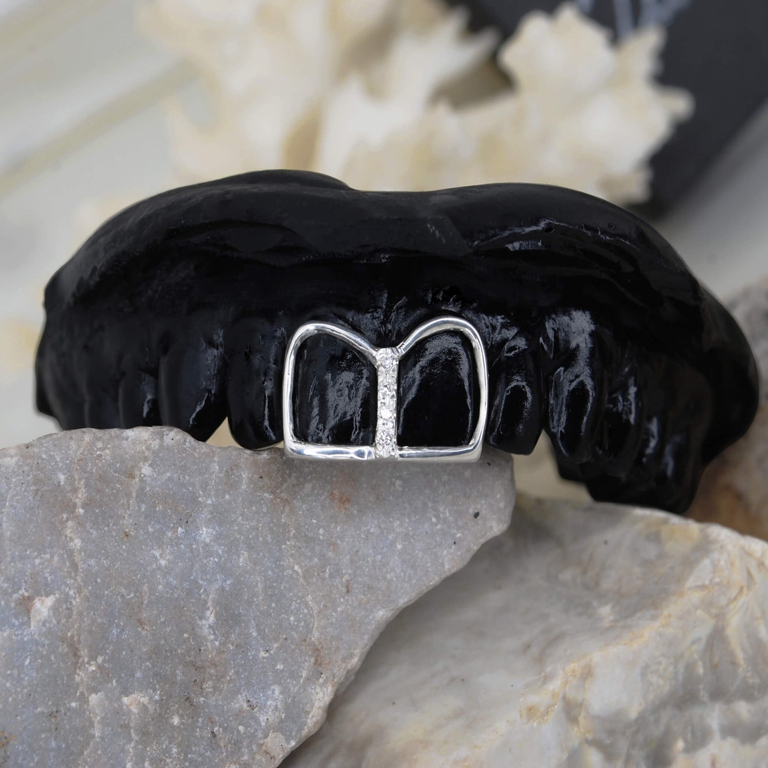 Outline with Diamond Gap Filler